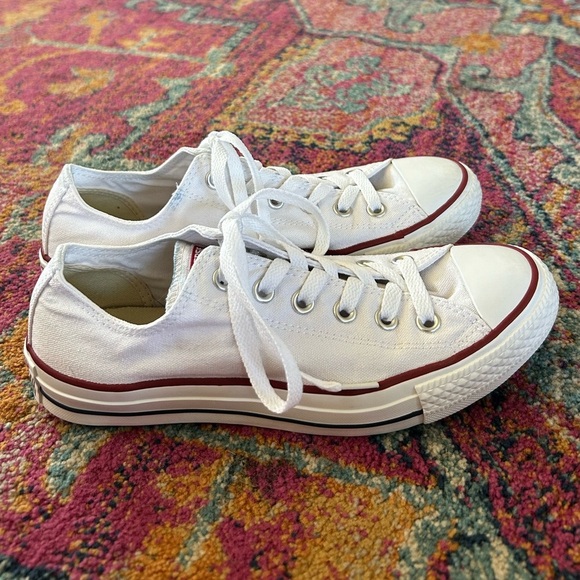 Converse | Unisex White Classic All-Star Lace Up Sneakers, Men’s sz 6, Women’s 8 - Picture 12 of 16